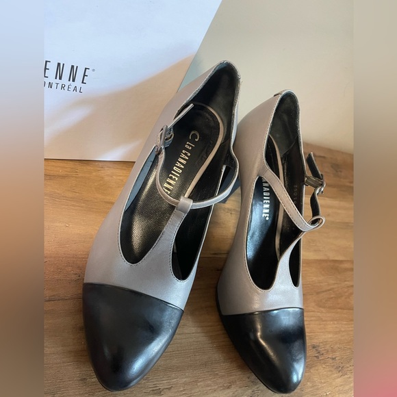 La Canadienne two toned, round toe heels with ankle strap excellent condition - Picture 3 of 7